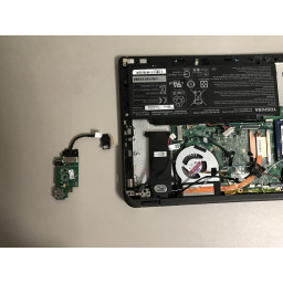 Toshiba Satellite Radius P55W-B5220 Разъем USB / SD / наушников Замена
